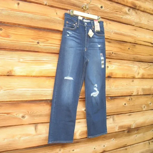 NWT Levi's Ribcage Straight Ankle Jeans - Image 4