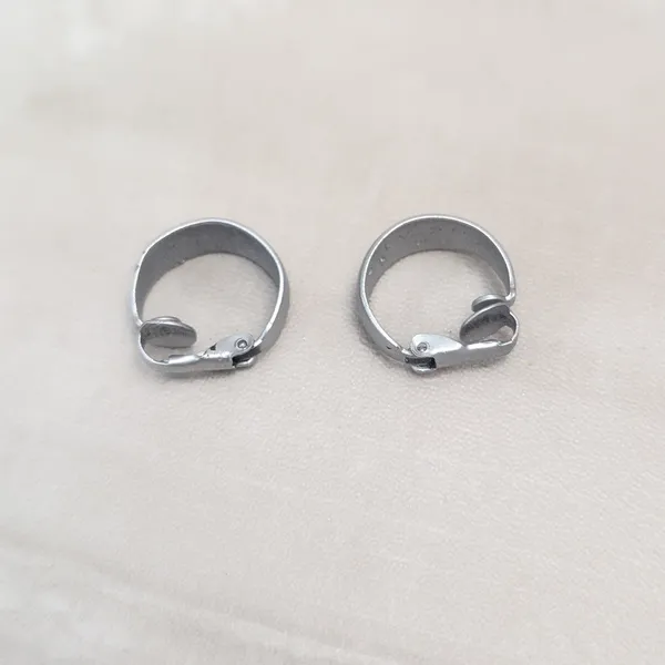 Vintage Clip On Earrings 0.75" Matte Silver Tone Simple Classic Hoops - Image 8