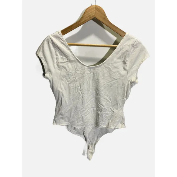 Universal‎ Thread White Short Sleeve Scoop Neck Bodysuit Size Medium - Image 3