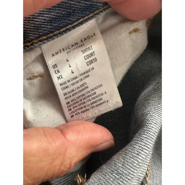 American Eagle Mom Jean Light Wash Distressed High Rise Ripped Denim Blue Sz 4S‎ - Image 6