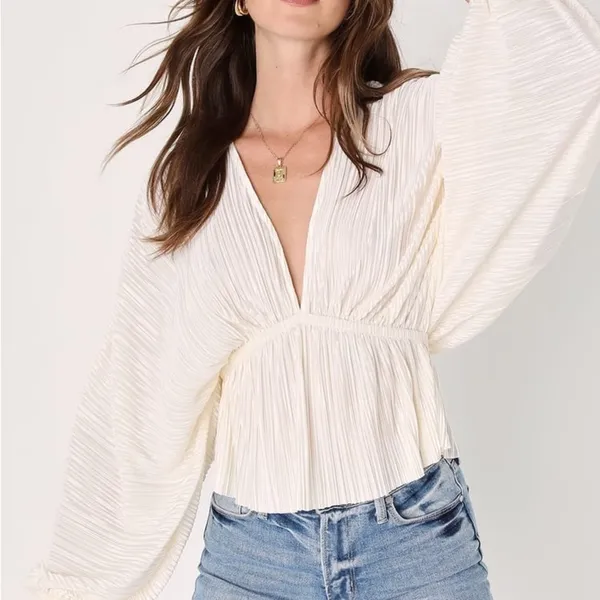 Lulu's Cream Pleated Blouse - Image 2