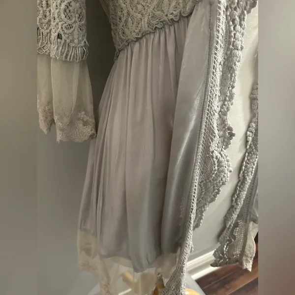 BKE Boutique Chiffon Lace overlay Flyaway Cardigan. Size XSmall Glacier … - Image 9