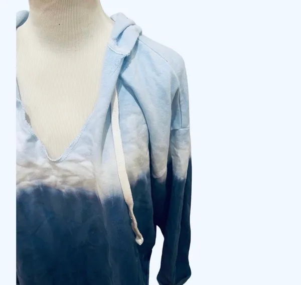 NWT Gap Tie Dye Vneck Hoodie Sweatshirt Blue White L Soft Comfy - Image 3