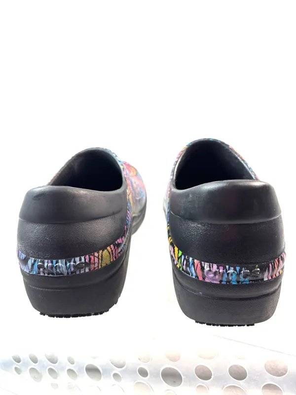 CROCS Triple Comfort 7 Women's Multicolor Circular Artistic Pattern Slip-On Clog - Image 5