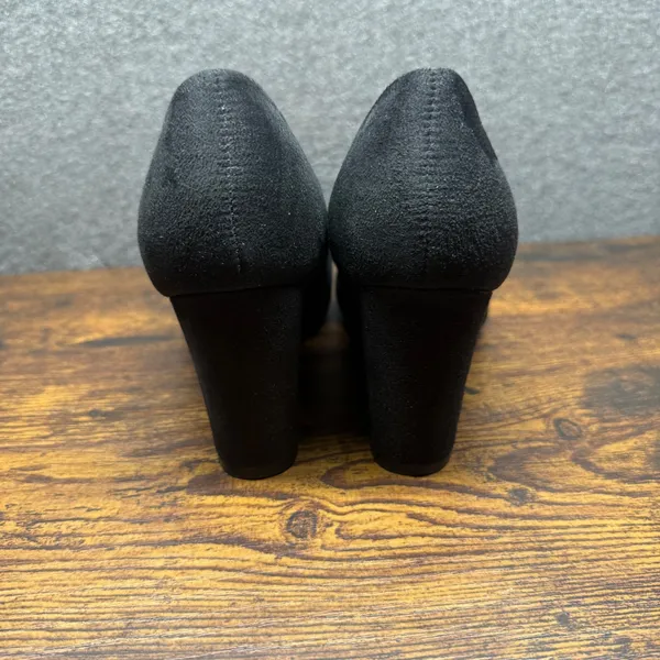 Heel the World Black Faux Suede Pointed Toe Block Heel Pumps Size 7 T21P004458 - Image 4