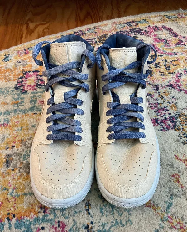 Nike Jordan Air 1 Mids - Image 2