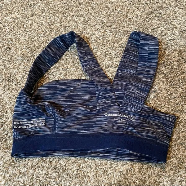 Outdoor Voices Activewear Yoga Top Size XS - Image 4