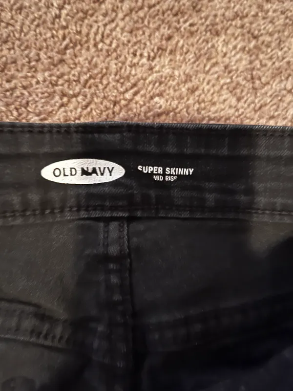 Old Navy Black Skinny Jeans - Image 3