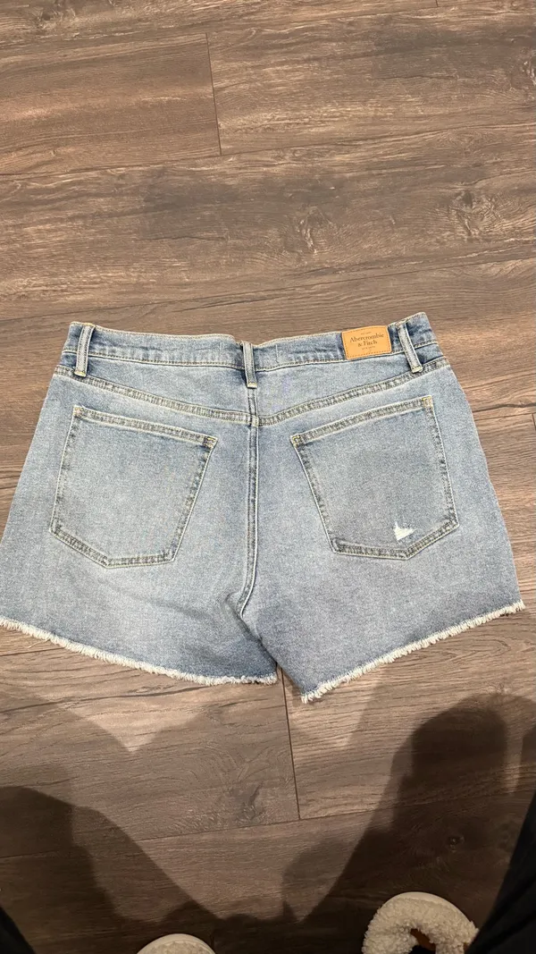 Abercrombie Shorts Mid-Rise Boyfriend - Image 3