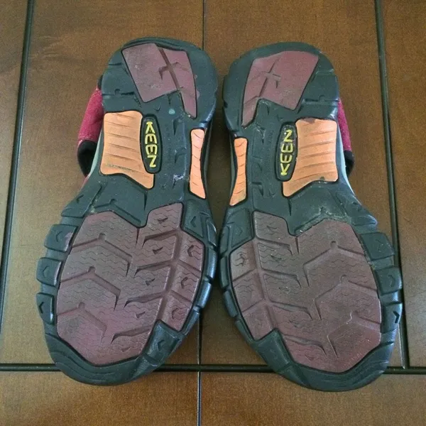 KEEN Newport H2 sandals red size 8 - Image 4