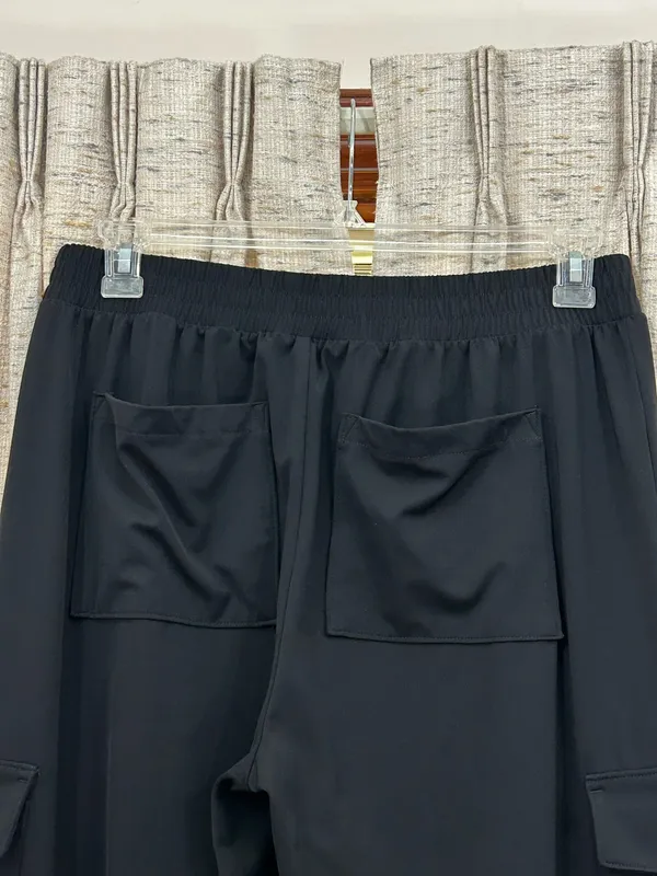 Lou & Grey Heavyweight Luvstretch Wide Leg Cargo Pants - Image 9