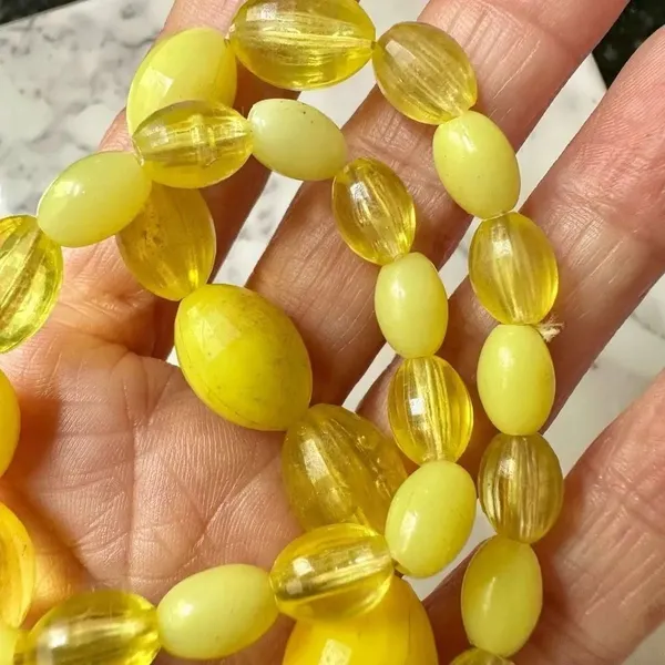 Vintage yellow beaded necklace Yellow - Image 3