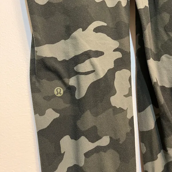 Lululemon Pants Green‎ Camo Joggers Ready To Rulu Size 0 - Image 6