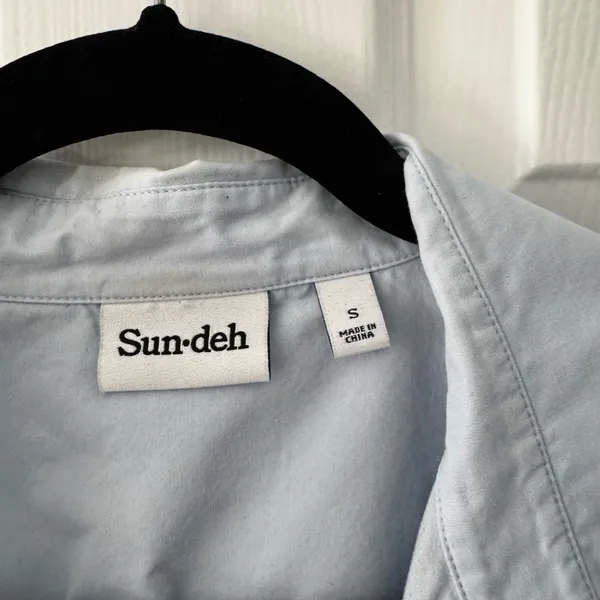 Sundeh Aritzia Button Down Crop Top  - Image 2