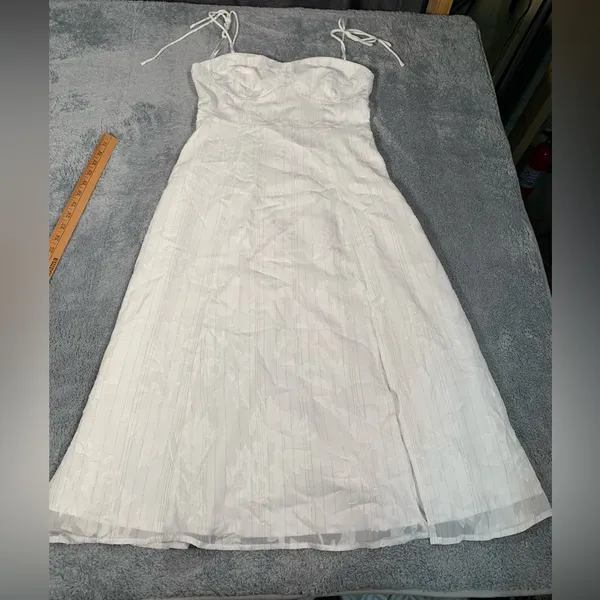 Lulus loveliest looks white floral midi dress medium NWT - Image 2