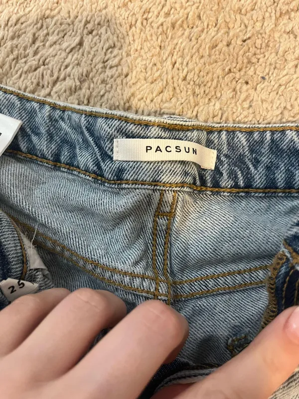 Pacsun Light Wash Mom Short  - Image 4