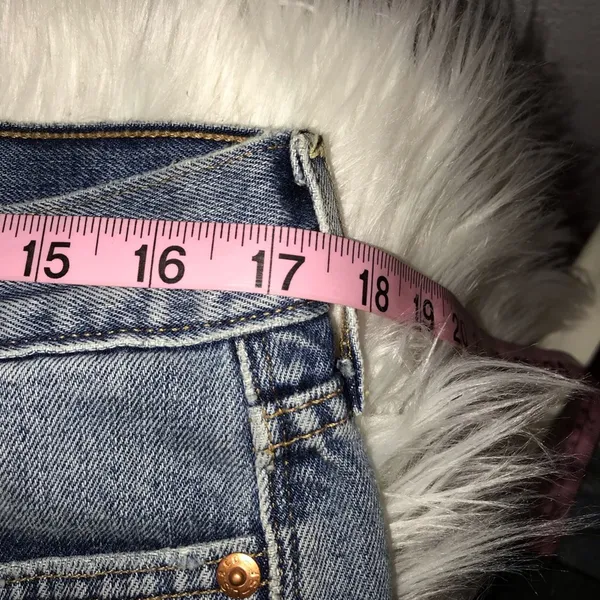 Levi’s Distressed Denim Mini Skirt Women’s Size‎ 29 Y2K Raw Hem - Image 6
