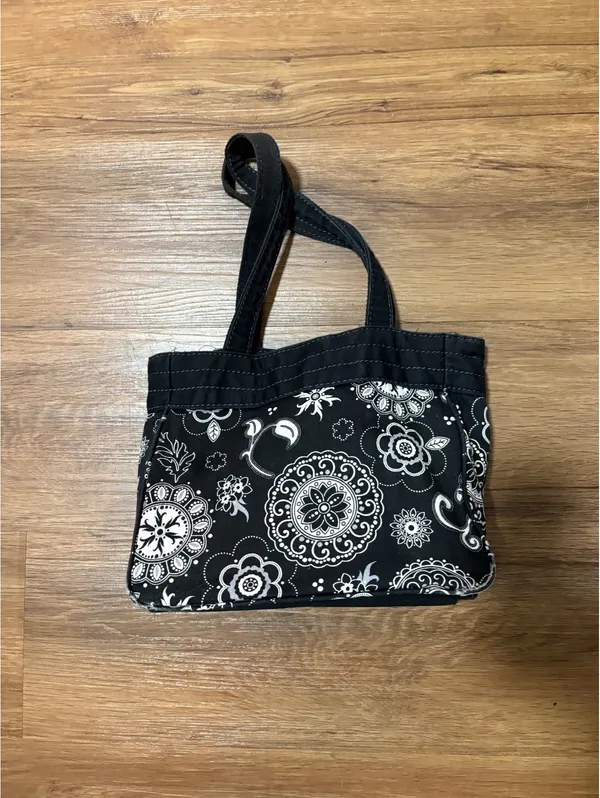 Thirty-One Black White Floral Paisley Quilted Tote Bag Handbag Purse - Image 5