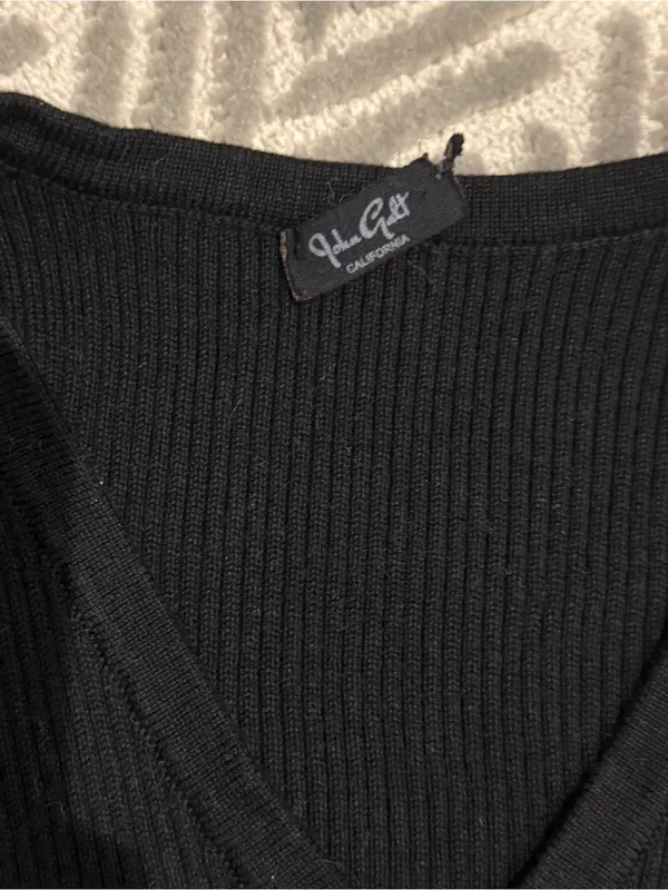 Brandy Melville Black Ribbed V-Neck Button-Front Cardigan - Image 4