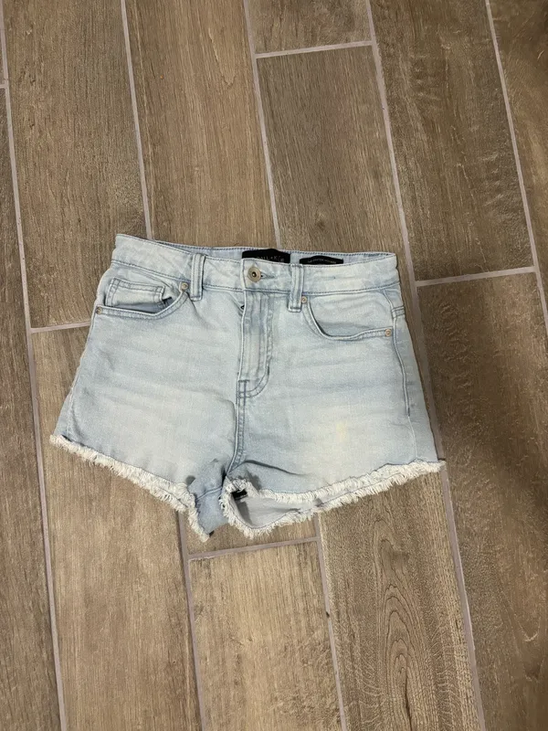 Kendall + Kylie Denim Shorts - Image 3
