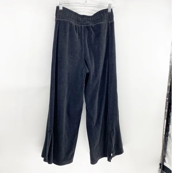 Lululemon Morning Restore black velour side slit at bottom high waisted size 6 - Image 2