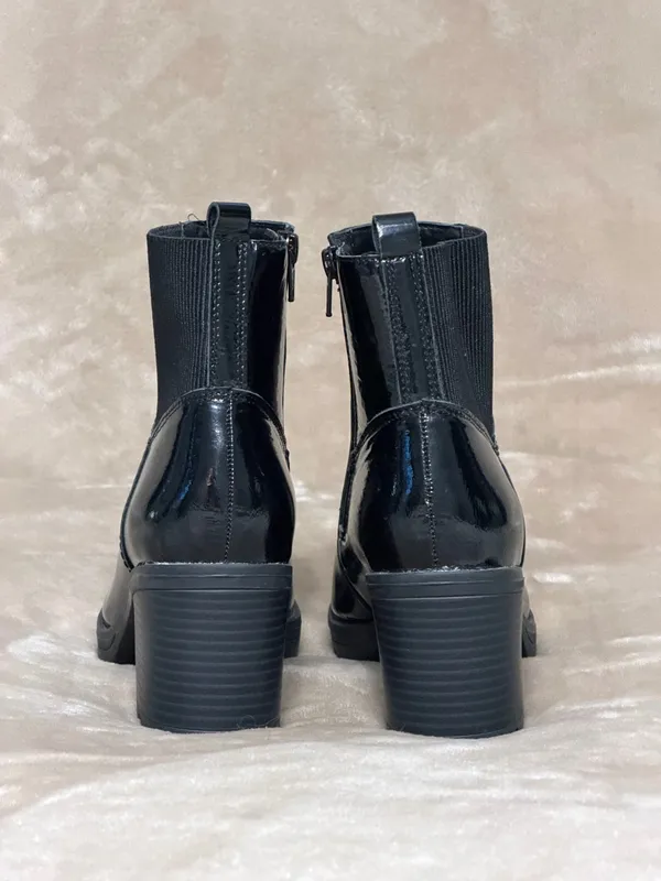 Naturalizer VERNEY2 Side Zip Ankle Bootie Black Patent Leather, Size 6.5 W - Image 6