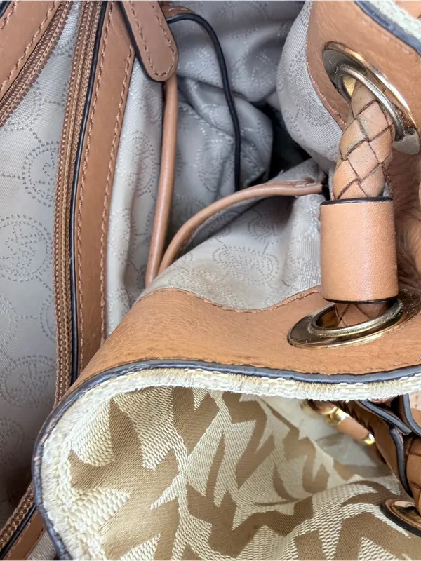 Michael Kors jet set gathered Beige Tan MK Logo Drawstring tote Shoulder Bag - Image 9