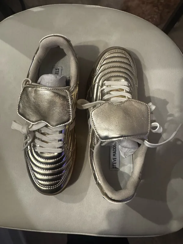 Steve Madden Gold Sneakers - Image 5