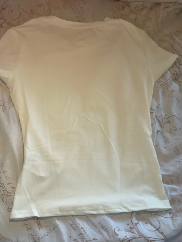Graphic Tee Urban Outfitters - Image 4