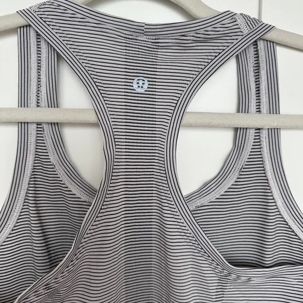 Lululemon Run Swiftly Tech Racerback Black & White Striped Tank Top Size 6 - Image 3