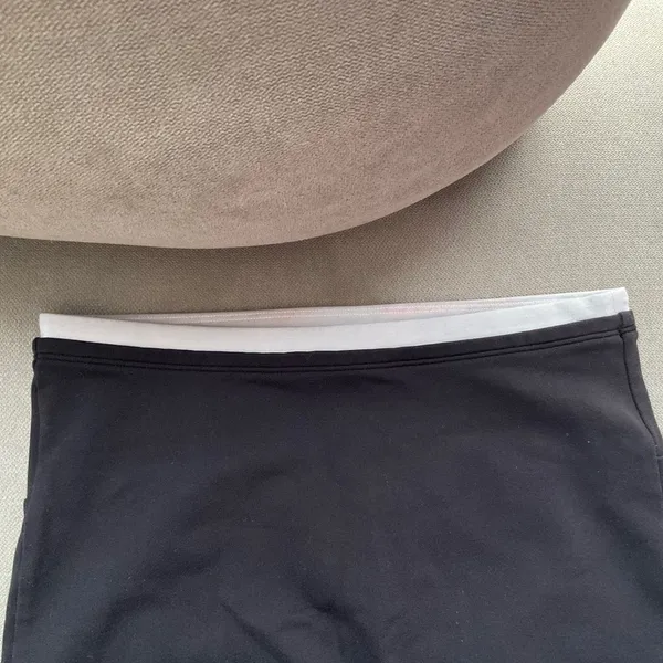 Alo Yoga 5" Airbrush Double Up Short Black/White XS - Image 5