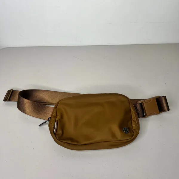 Lululemon Everywhere Belt Bag - Image 7