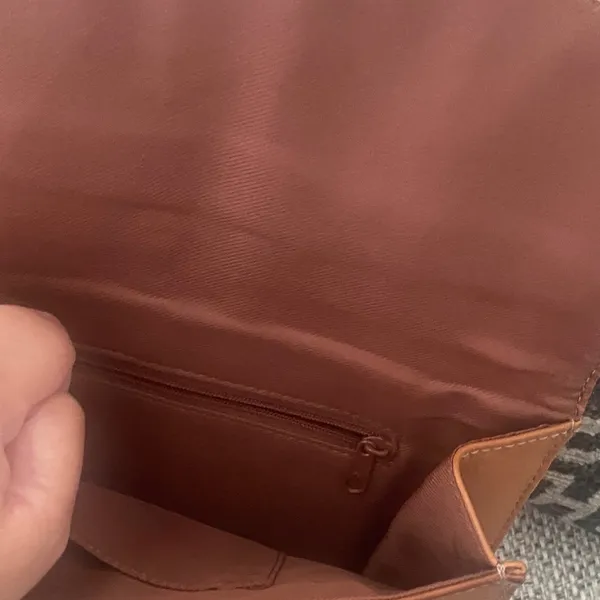 Fossil Tan Crossbody Bag - Image 9
