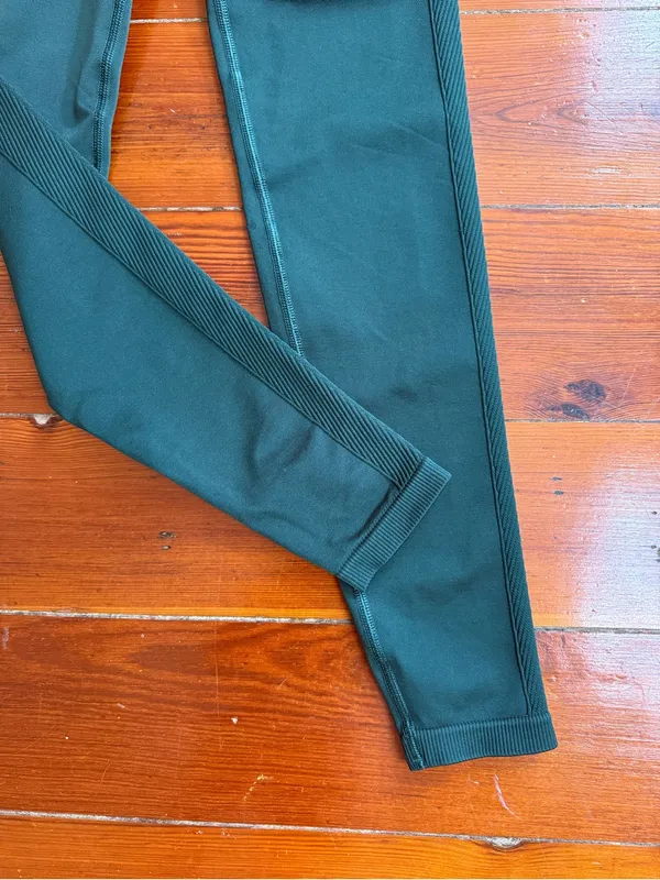 Abercrombie & Fitch YPB Seamless Core Hunter Green Leggings Sz Small 💚🍄 - Image 2