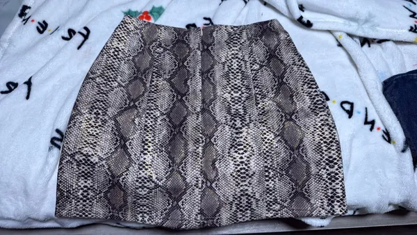 L Love Skirt - Image 3
