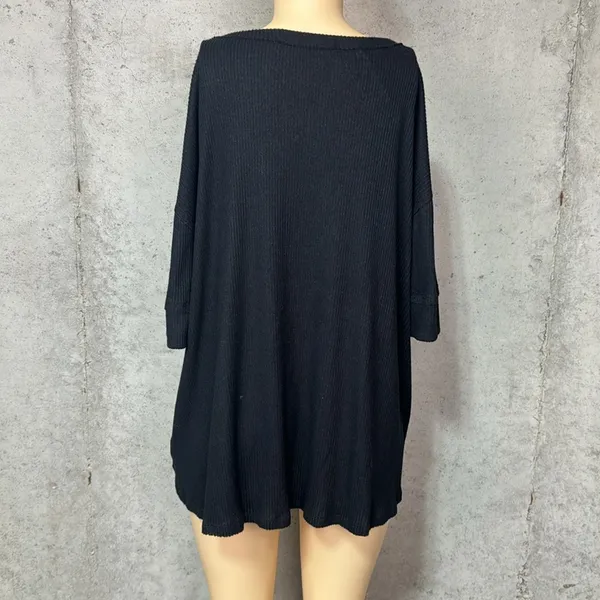 Three Bird Nest Leila Ribbed Henley oversized Top - Black - Image 6