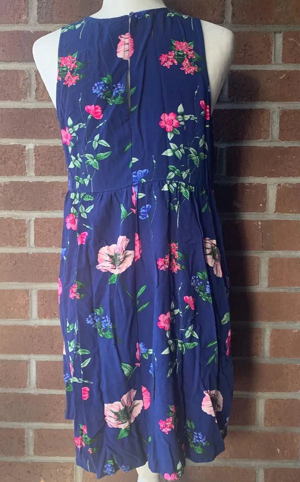 Old Navy Floral Shift Dress - Image 2