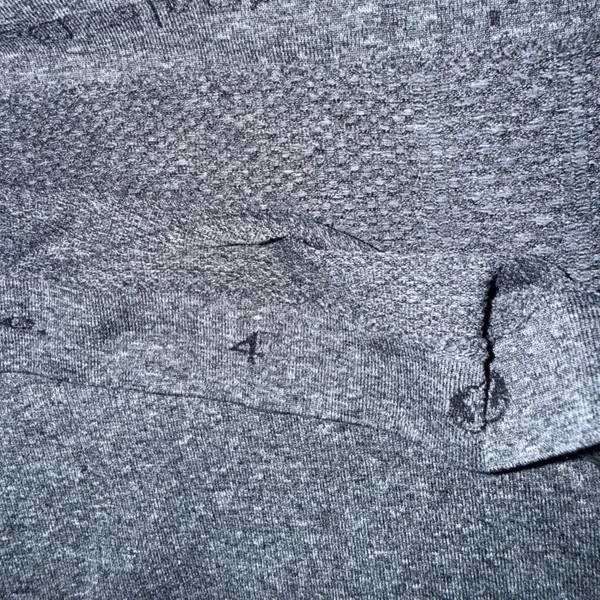 Lululemon Swiftly Tech Long Sleeve Women 4 Grey Excellent Seamless Thumbholes - Image 2