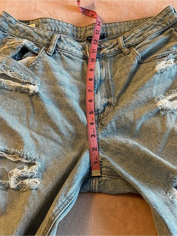 American Eagle Strigid light wash high rise straight fit distressed jeans 14 - Image 8