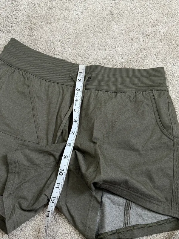 The North Face Women’s Aphrodite Arise Shorts 3.5” Hiking Outdoor in Green M - Image 11