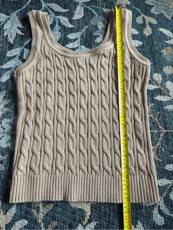 NEW Tommy Hilfiger Beige Cable Knit V-Neck Sweater Tank Size Small - Image 4