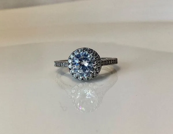 Silver Toned Crystal Ring - Image 2