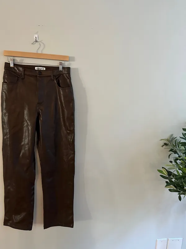 Abercrombie & Fitch The 90s Straight Ultra High Rise Brown Leather - Image 6