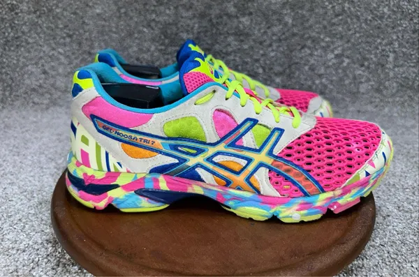 Size 9 - ASICS GEL-Noosa Tri 7 Glow In Dark - Image 3