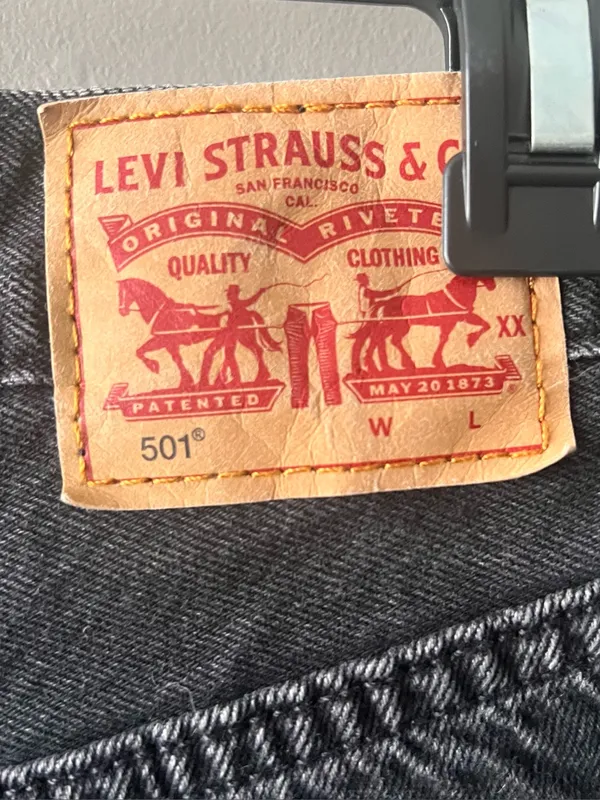 Levi’s Black Button Fly 501 Cut Off Jean Shorts Size 28 - Image 4