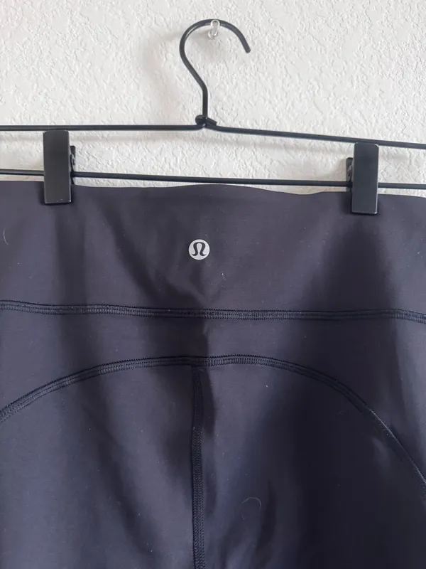 Lululemon Invigorate HR Tight 25” 6 Black - Image 5