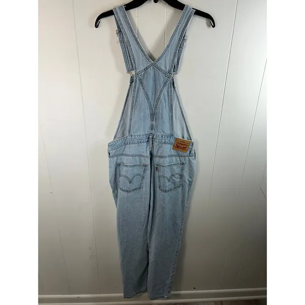 Levi’s classic slim fit light wash overalls. women’s size small. - Image 4