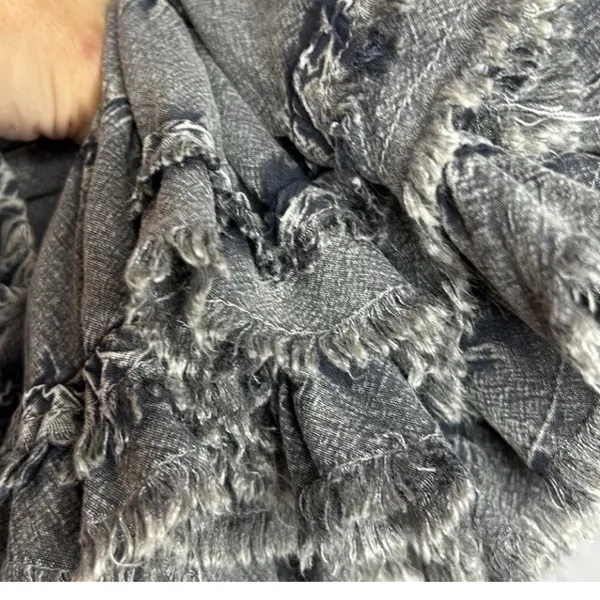 L'affaire ruffled gray boho rayon grunge tiered distressed top ...
Gray Size M Size M - Image 5