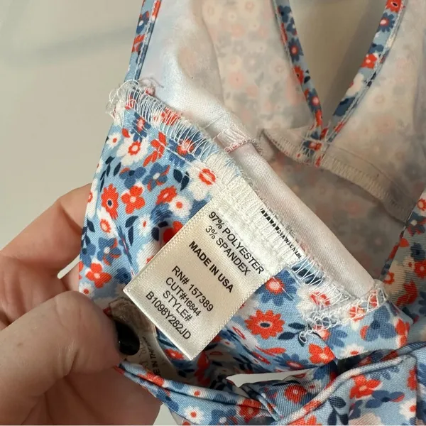 Altar'd State | Colorful Ditsy Floral Tie Back Cropped Halter Top Size XS - Image 4