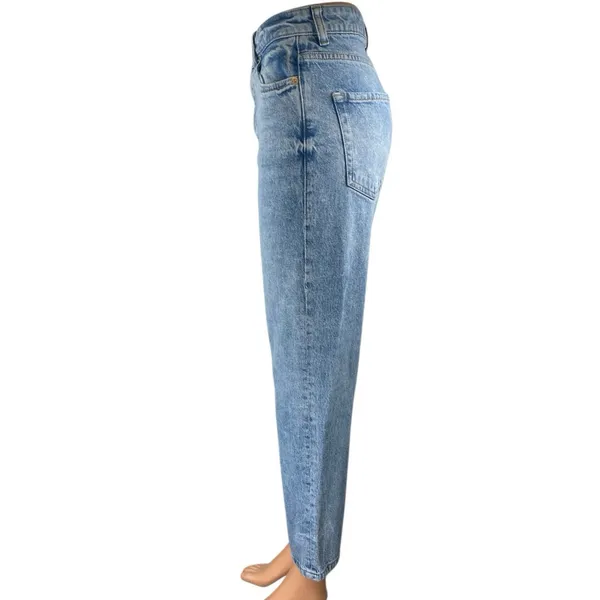 Zara Women's Blue Light Wash High Waisted Carrot Tapered Denim Jeans Size 4 - Image 2